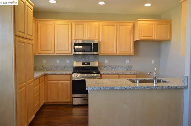 700 Annemarie Way, Isleton, California 95641