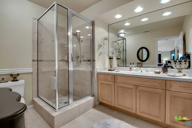 Main bathroom.