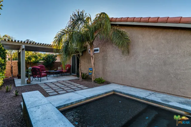 Pool and 3rd Pergalo off Office | 3rd Be