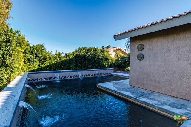 Pool with Water Features