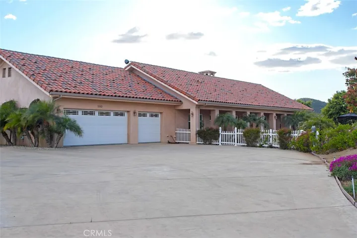 500 Morro Hills Road, Fallbrook, California 92028