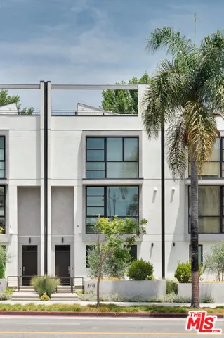 665 S Rimpau, Los Angeles, California 90005
