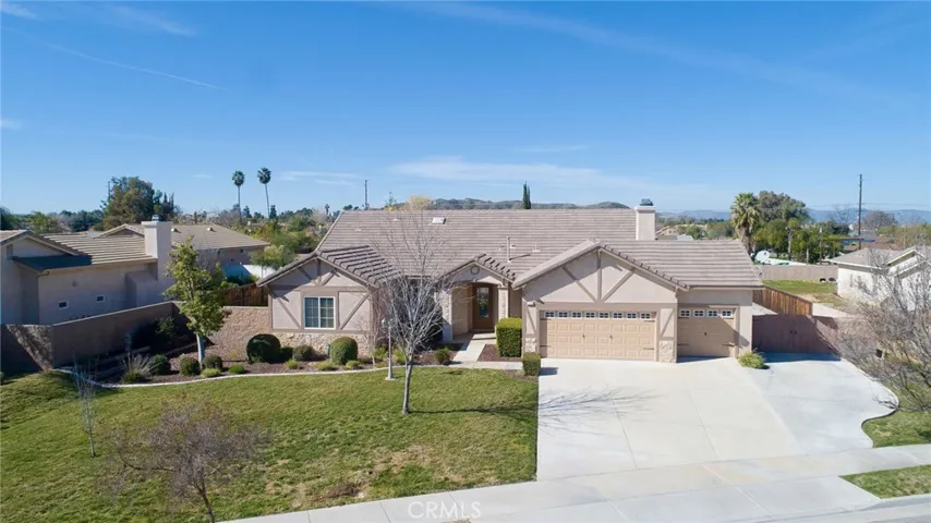 629 Almarie Way, Hemet, California 92544