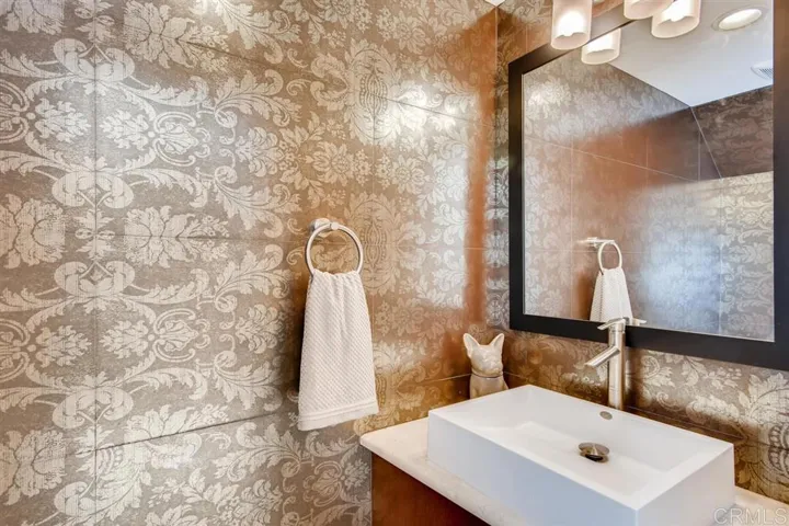 2637 Aperture Circle, San Diego, California 92108