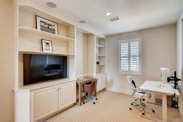 2637 Aperture Circle, San Diego, California 92108