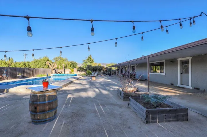 355 Roosevelt Avenue, San Martin, California 95046