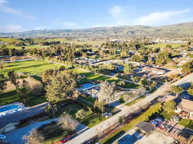 355 Roosevelt Avenue, San Martin, California 95046