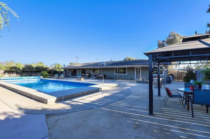 355 Roosevelt Avenue, San Martin, California 95046