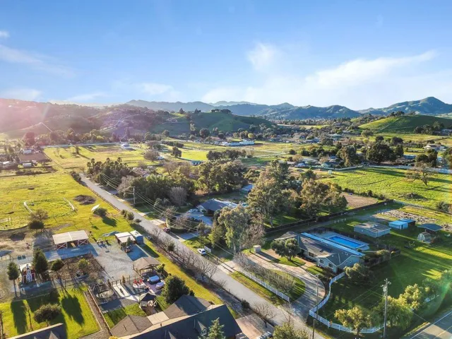 355 Roosevelt Avenue, San Martin, California 95046