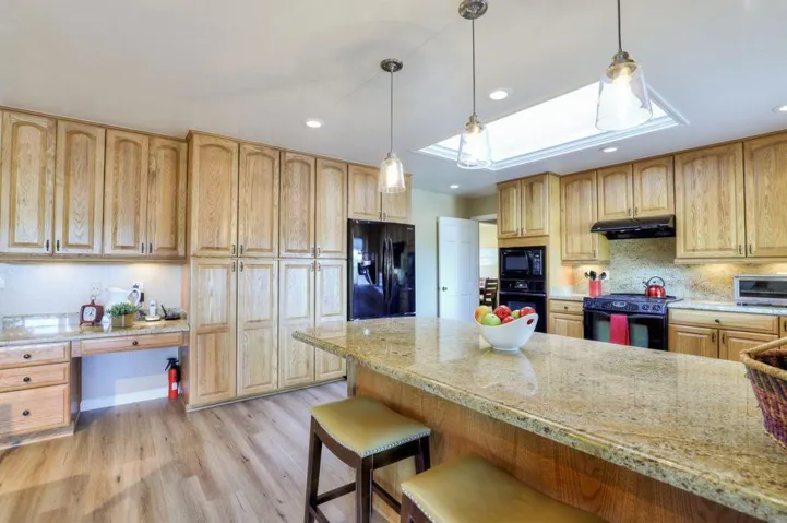355 Roosevelt Avenue, San Martin, California 95046