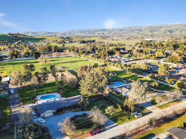 355 Roosevelt Avenue, San Martin, California 95046