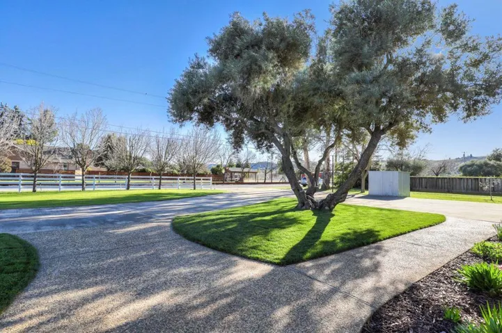 355 Roosevelt Avenue, San Martin, California 95046