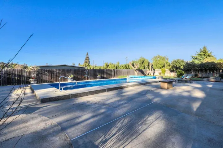 355 Roosevelt Avenue, San Martin, California 95046
