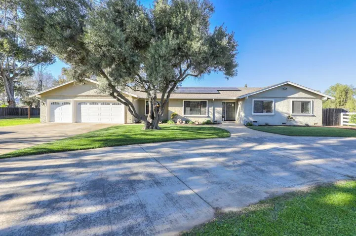 355 Roosevelt Avenue, San Martin, California 95046