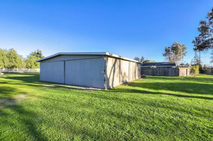 355 Roosevelt Avenue, San Martin, California 95046
