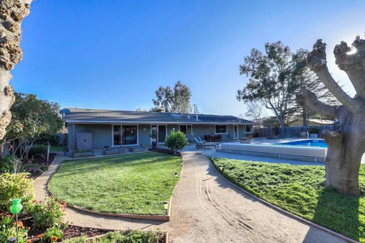 355 Roosevelt Avenue, San Martin, California 95046