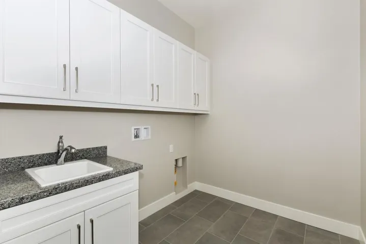 022_Laundry Room