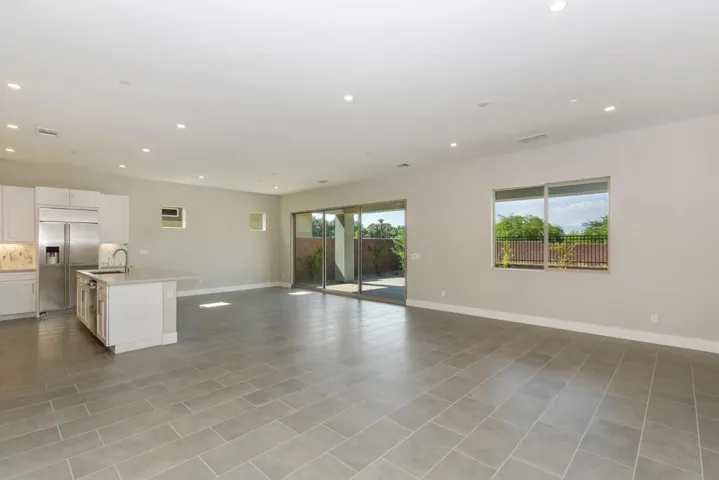008_Living Room