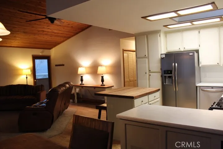 525 Bernhardt Lane, Big Bear, California 92314