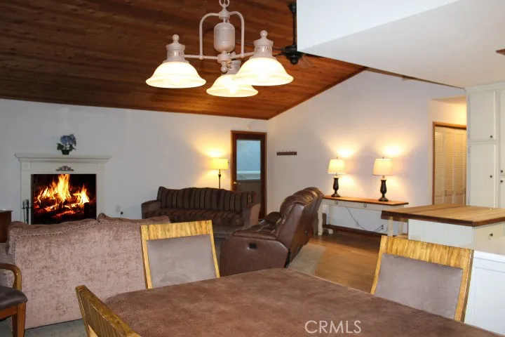 525 Bernhardt Lane, Big Bear, California 92314