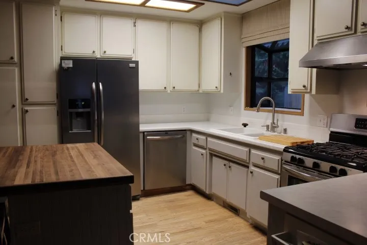 525 Bernhardt Lane, Big Bear, California 92314