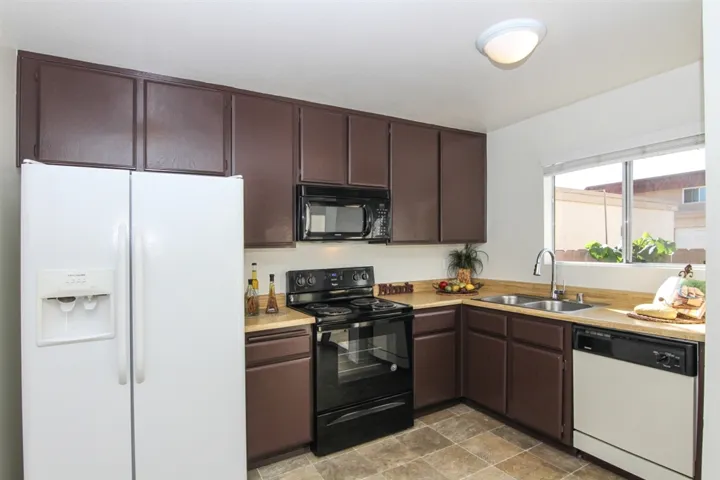 611 Beverly Pl, San Marcos, California 92078