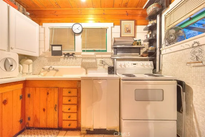 22175 Pine Drive, Cedarpines Park, California 92322