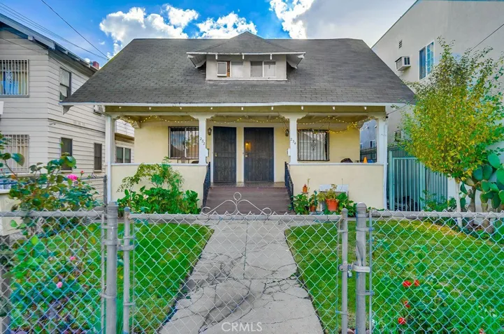 232 W 45th Street, Los Angeles, California 90037