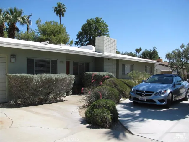 1042 E Tachevah Drive, Palm Springs, California 92262