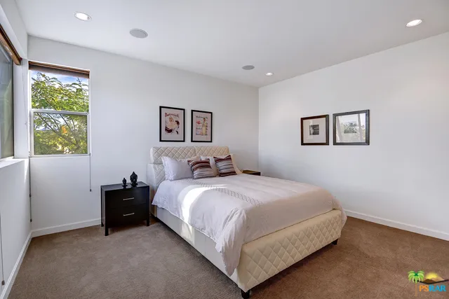 Upstairs guest bedroom...