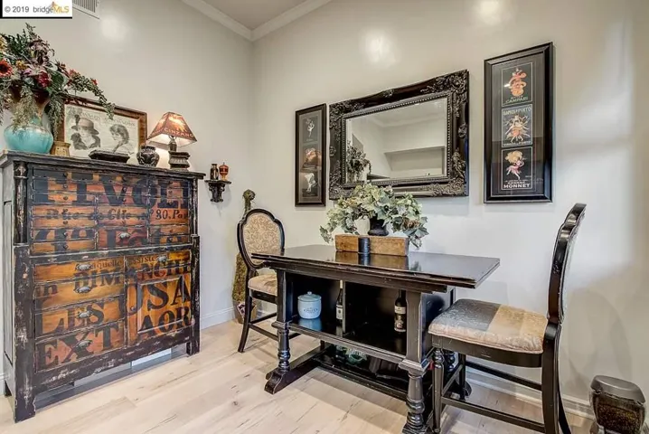 3139 West St, Oakland, California 94608