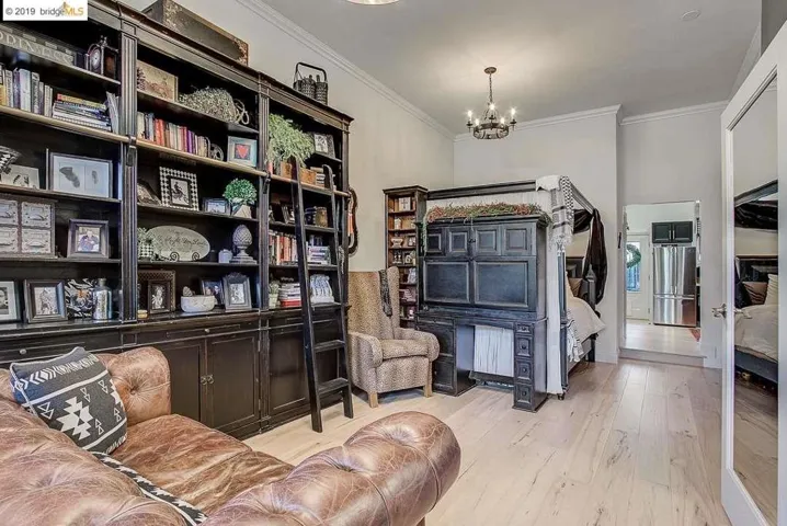 3139 West St, Oakland, California 94608