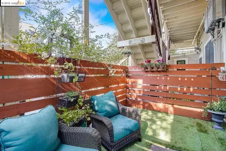 3139 West St, Oakland, California 94608