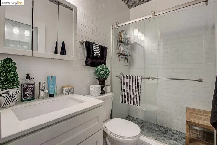 3139 West St, Oakland, California 94608