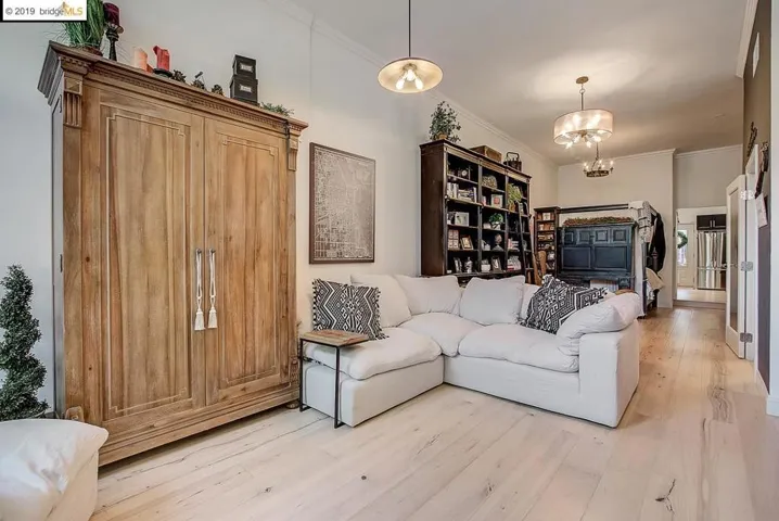 3139 West St, Oakland, California 94608