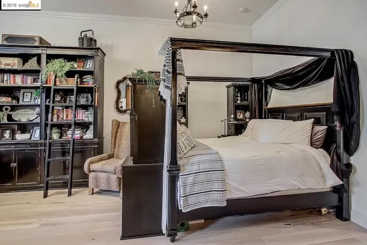 3139 West St, Oakland, California 94608