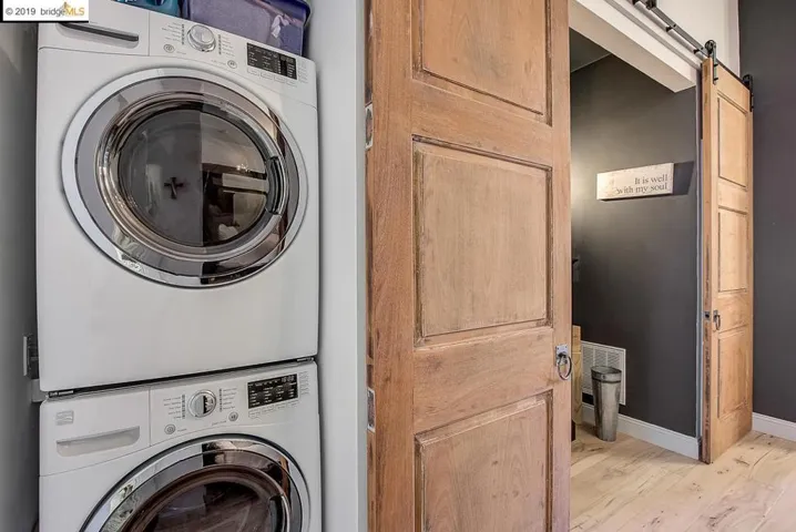 3139 West St, Oakland, California 94608