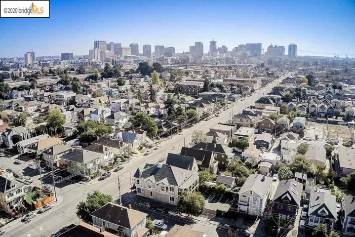 3139 West St, Oakland, California 94608