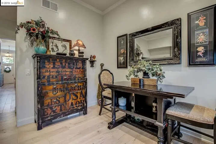 3139 West St, Oakland, California 94608