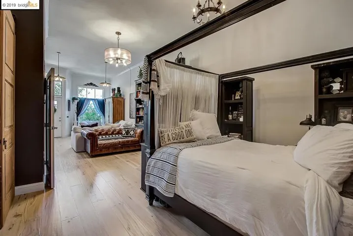 3139 West St, Oakland, California 94608