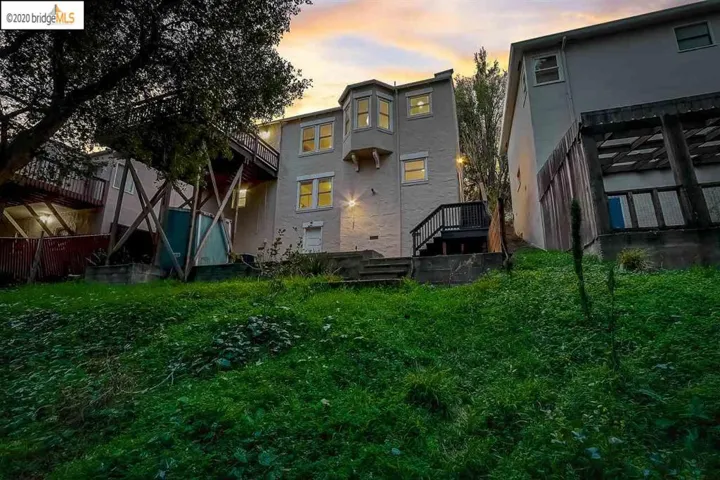 9332 Granada Ave, Oakland, California 94605