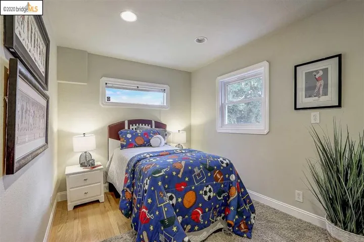 9332 Granada Ave, Oakland, California 94605