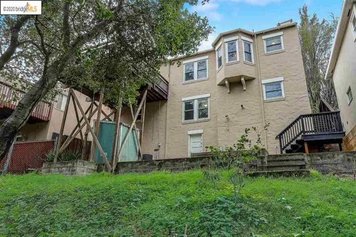 9332 Granada Ave, Oakland, California 94605