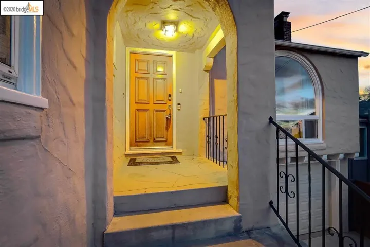 9332 Granada Ave, Oakland, California 94605