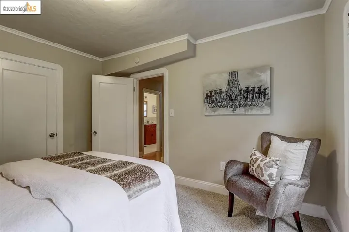 9332 Granada Ave, Oakland, California 94605