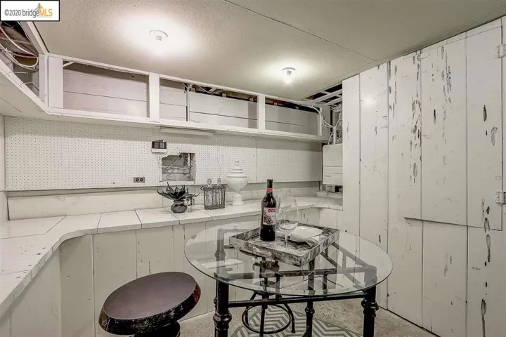 9332 Granada Ave, Oakland, California 94605