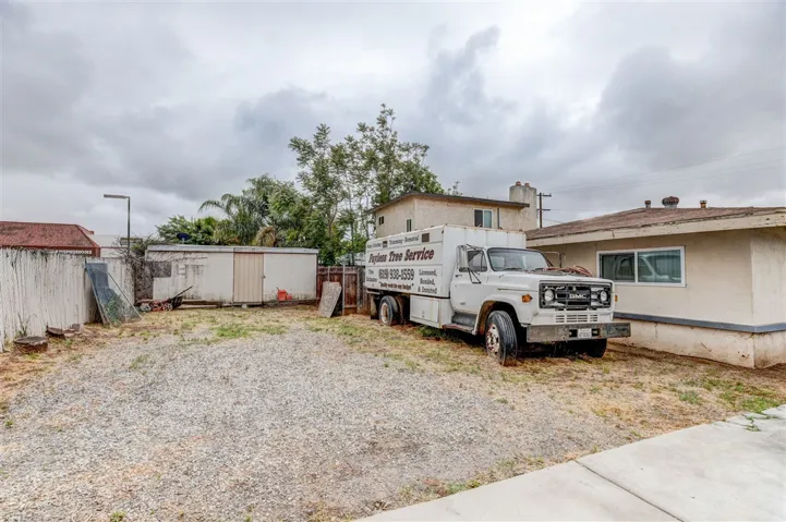 8531 Hubbles Ln., Santee, California 92071