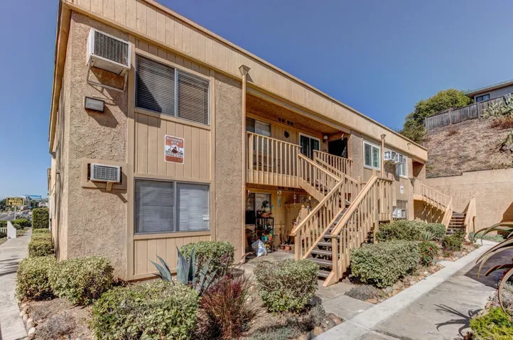 6700 University Ave, San Diego, California 92115
