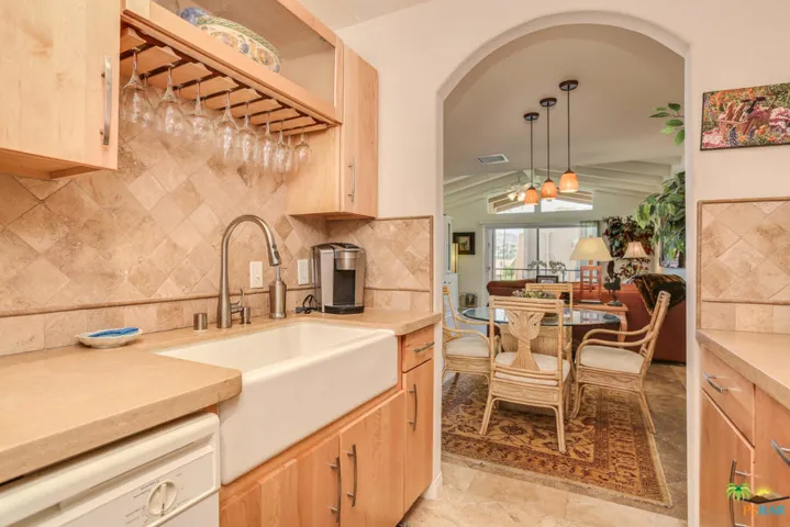 Gourmet kitchen