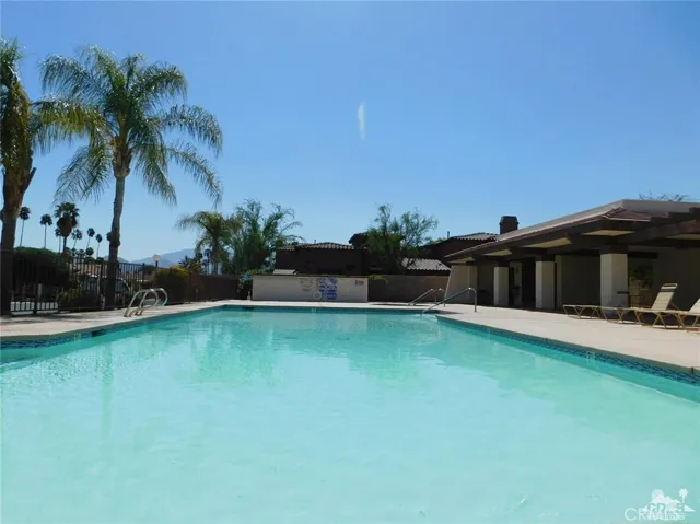 73450 Country Club Drive 14, Palm Desert, California 92260
